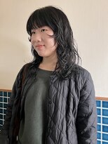 ニュイ(NUIT)&nbsp;ミディアムパーマ顔まわりレイヤーカット暗髪