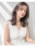 ミディアムレイヤー/大人女性/ベージュアッシュ/脱白髪染め