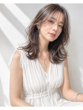 アッシュ 学芸大学店(Ash) ミディアムレイヤー/大人女性/ベージュアッシュ/脱白髪染め
