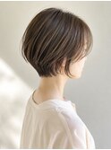 首がきれいに見えるくびれショート