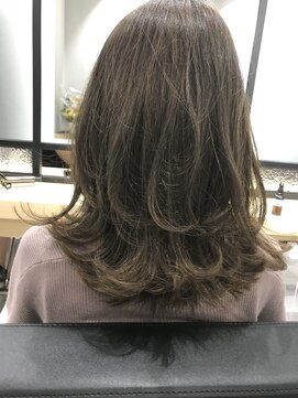 フォーク(FOLK) FOLK_YAMATO 外国人風ハイライト_アッシュベージュ_外ハネロブ