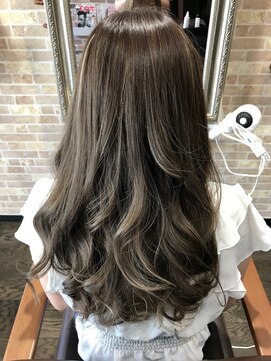 ヘアーサロン クレア(Hair salon Crea) 【Crea】ダークアッシュ × ハイライト