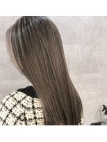 オリ(‘Oli)&nbsp;パールグレージュハイライト