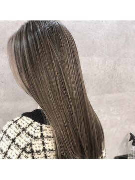 オリ(‘Oli) パールグレージュハイライト