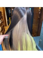 リッカヘアー(Ricca hair)&nbsp;大人可愛いストレートロングインナーカラープラチナブロンド