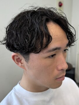 バース バイ ハピネス(BIRTH by happiness) シャドウパーマセンターパート
