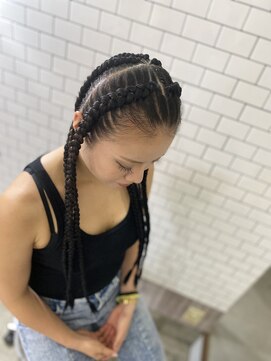 カペリマレーナ(Capelli Malena) コーンロウ　エクステあり　全頭　6本　+ブレイズ