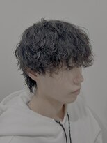 ヒュイル バイ ニアウ(Hwyl by Niau) 波巻きスパイラルパーマメンズカットツイストスパイラルパーマ