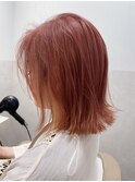 コーラルピンク×外はねボブ
