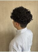 プードルパーマ　スパイラルパーマ　ハイトーン　刈り上げ