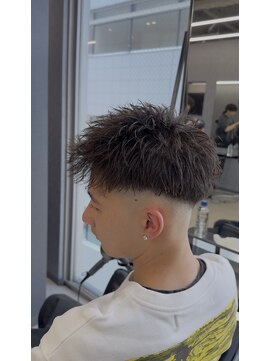 リード(REEED) MEN’S HAIR/緩めツイストパーマ