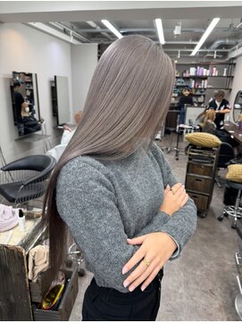 エミーバイモアムー(Emmie byMoremuu) 【RYUKI】シルバーグレージュ