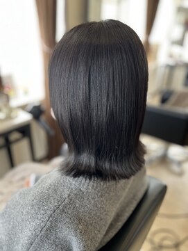 コア フィール ア デイ(COIFFURE A DAY) 【外ハネミディアムボブ】M3Dおすすめメニューピコカラー