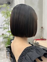 ホロ 渋谷(hollo)&nbsp;【hollo渋谷】切りっぱなしボブ/アッシュブラウン/縮毛矯正/艶髪
