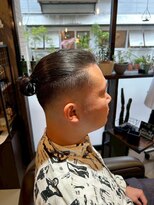 トニコ(toniko)&nbsp;マンバン×スキンフェード×スパイラルパーマ×バーバースタイル