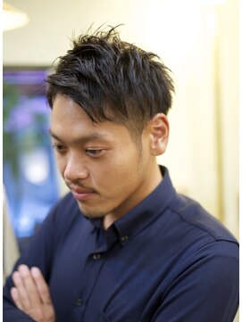 トゥワイス(Twice) 清潔感のあるショートツーブロック