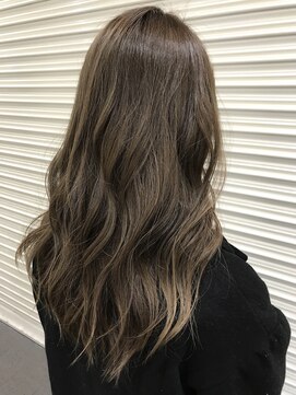アールサロンサカエ(Rr SALON SAKAE) 【BOTANIUM滝島】外国人風ランダムハイライト×グレージュ