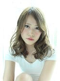 透け感重視のラフ感ロングパーマ