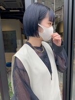 ヘアー アイス ルーチェ(HAIR ICI LUCE)&nbsp;ぷつっとボブ 切りっぱなしボブ ネイビーカラー  担当城倉