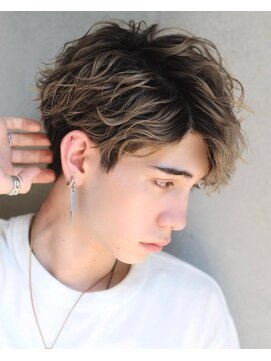 クーエフー(coo et fuu) 360°美シルエット　スパイラルパーマ×マッシュ