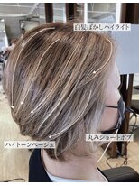 ヘアーアンドメイク マニス(hair&make manis) 白髪ぼかしハイライトハイトーンベージュ 丸みショートボブ