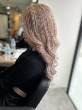 ラフ 難波店(LAFF) #黒髪#ボブルフ#ネビージュ#小顔#ワンレン