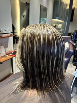 ブル(b.u.l.l.) 切りっぱなしボブ