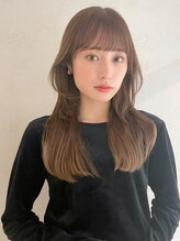 スタイリスト紹介【kana】ブリーチなしまろやかカラー｜小顔レイヤー