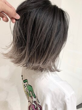 エル 北千住(elu) バレイヤージュ_ブルーカラー_ワインレッド_お団子ヘア