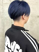 ラウンジ モリオ イケブクロ(Lounge MORIO Ikebukuro)&nbsp;池袋メンズカットセンターパートブルーブラックブリーチカラー