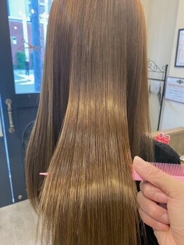 【JR吹田徒歩3分】気になるダメージを補修◎一人一人に合わせたケアで艶と潤い溢れる、憧れの美髪へ!