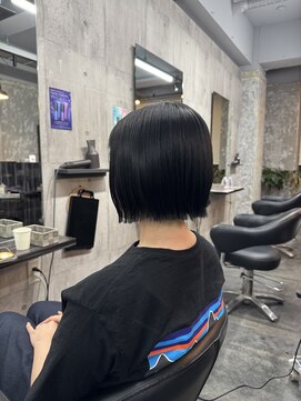 コワファースト長崎シャンプーボーイ 2nd(COIFF1RST 長崎 SHAMPOO BOY) ぱつっとボブ ショートボブ