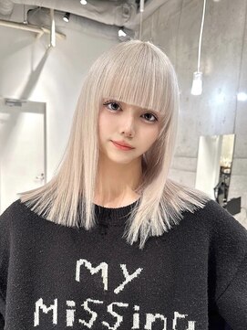 モニカ 栄店(MONIQA) ホワイトベージュ