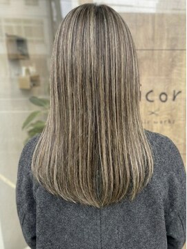 ニコリヘアワークス(nicori hair works) セミロング×ハイライト×グレージュ1