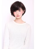 黒髪グラマラスショート