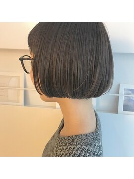 ツバメ ヘアー(TSUBAME HAIR) マットグレー×ミニボブ