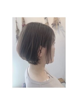 ヘアサロンオーケストラ(HAIR SALON ORCHESTRA) 福山 オトナ重めボブ スモーキーベージュ SACHIKO《ORCHESTRA 》