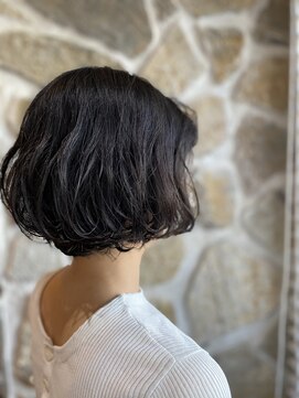 ヘアリゾート バルボア アイランド(hair resort Balboa Island) 30代40代外ハネボブ耳だしショートマニッシュショート