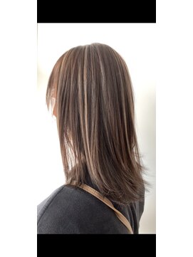 ヘアデザイン ファブロ(hair design FABRO.) コントラストハイライト×ベージュ