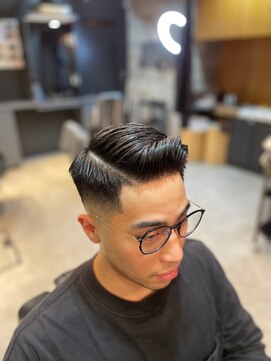 フランクスバーバー アンド ビアークラブ(FRANK'S BARBER and BEER CLUB) フェードカットサイドパートバーバースタイル L