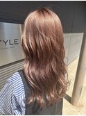 ピンクベージュ