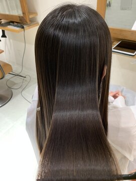 リリィ ヘアデザイン(LiLy hair design) 【minami】つるつるオイルストレート