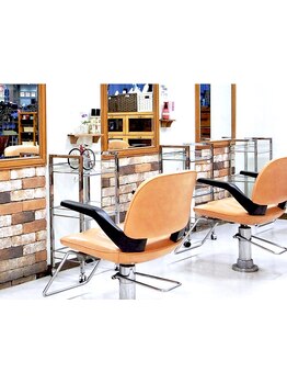 落ち着いた広々空間で、一人ひとりのお客様とじっくり向き合います。【南福岡駅/桜並木駅】