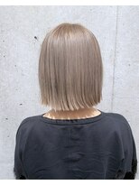 オーク あざみ野(OAK) 切りっぱなしボブ×ハイトーンベージュ