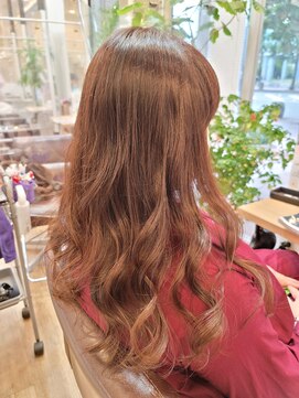 ヘアーズビースリー ポートサイド 大人ロングレイヤーピンクベージュ 20代30代40代50代60代