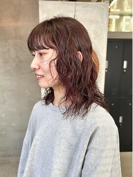 テトヘアー(teto hair) ミディアムウェーブパーマはくるくる　くせ毛風　ピンクカラー
