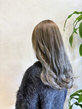 【髪表面のキメを整える補修ケア】「縮毛矯正で傷んだ…」髪表面も丁寧に補修ケア。