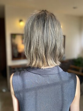 ヴィント(Vint.) ブリーチありのグレイベージュcolor