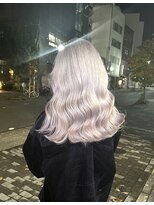 リノ(RLINO)&nbsp;【名古屋/栄】レイヤーカット/ブリーチ/ホワイトブロンド