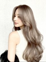 ナチュラル金山(NATURAL)&nbsp;大人の品格を纏う。まろやかベージュ